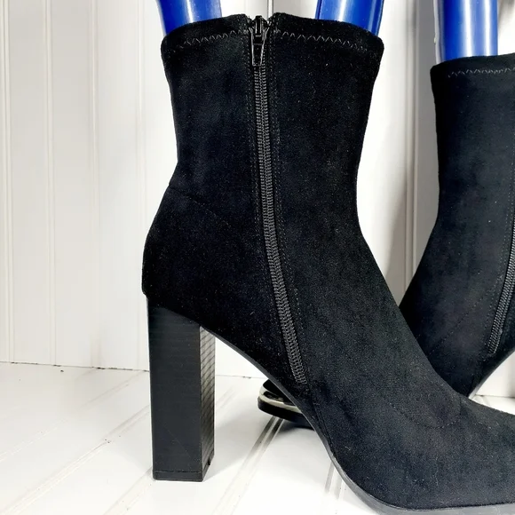 Forever 21 Faux Suede Metal-Toe Booties E311 - Picture 9 of 14